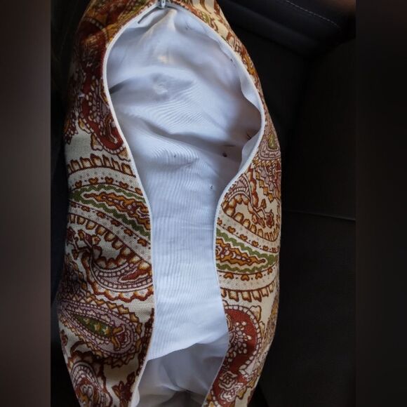 Paisley Patterned feather Throw Pillow - Picture 4 of 4